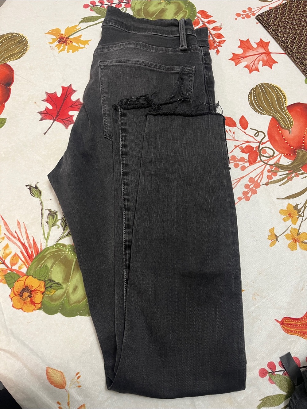 Frame Denim Black Skinny Jeans with Raw Hem